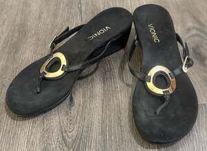 Vionic Black Wedge Thong Sandals Gold Accent Orthotic Comfort Size 8.5